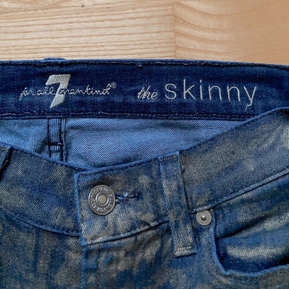 🎉 HP 🎉 7 for all Mankind Gold Foil Printed Skinny Jeans - Picture 9 of 16